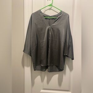 Banana Republic Blouse Gray V Neck Top SZ L Pretty